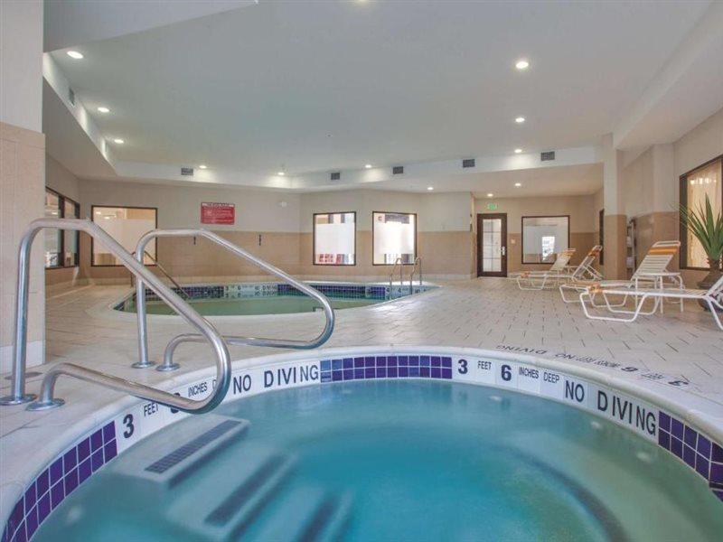 Comfort Inn & Suites Verona At Turning Stone Resort Casino Екстер'єр фото