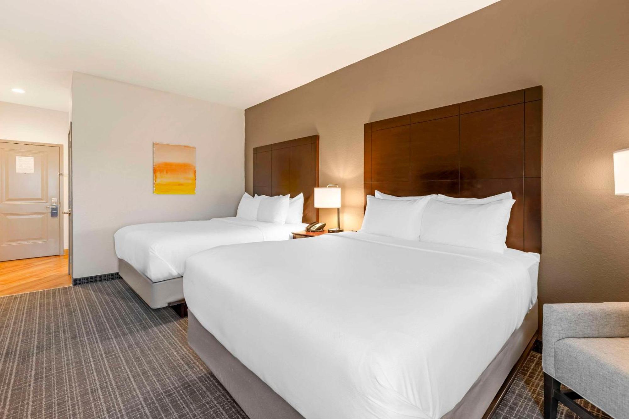 Comfort Inn & Suites Verona At Turning Stone Resort Casino Екстер'єр фото