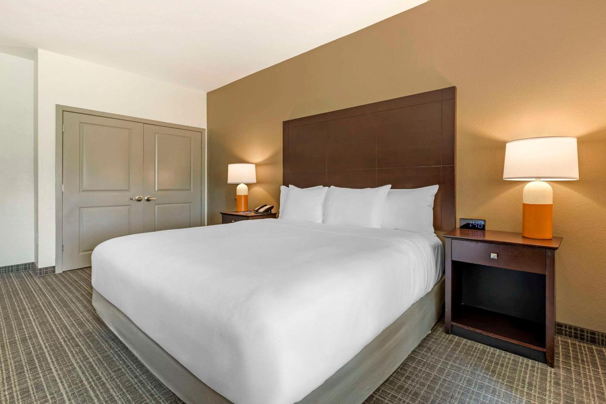 Comfort Inn & Suites Verona At Turning Stone Resort Casino Екстер'єр фото