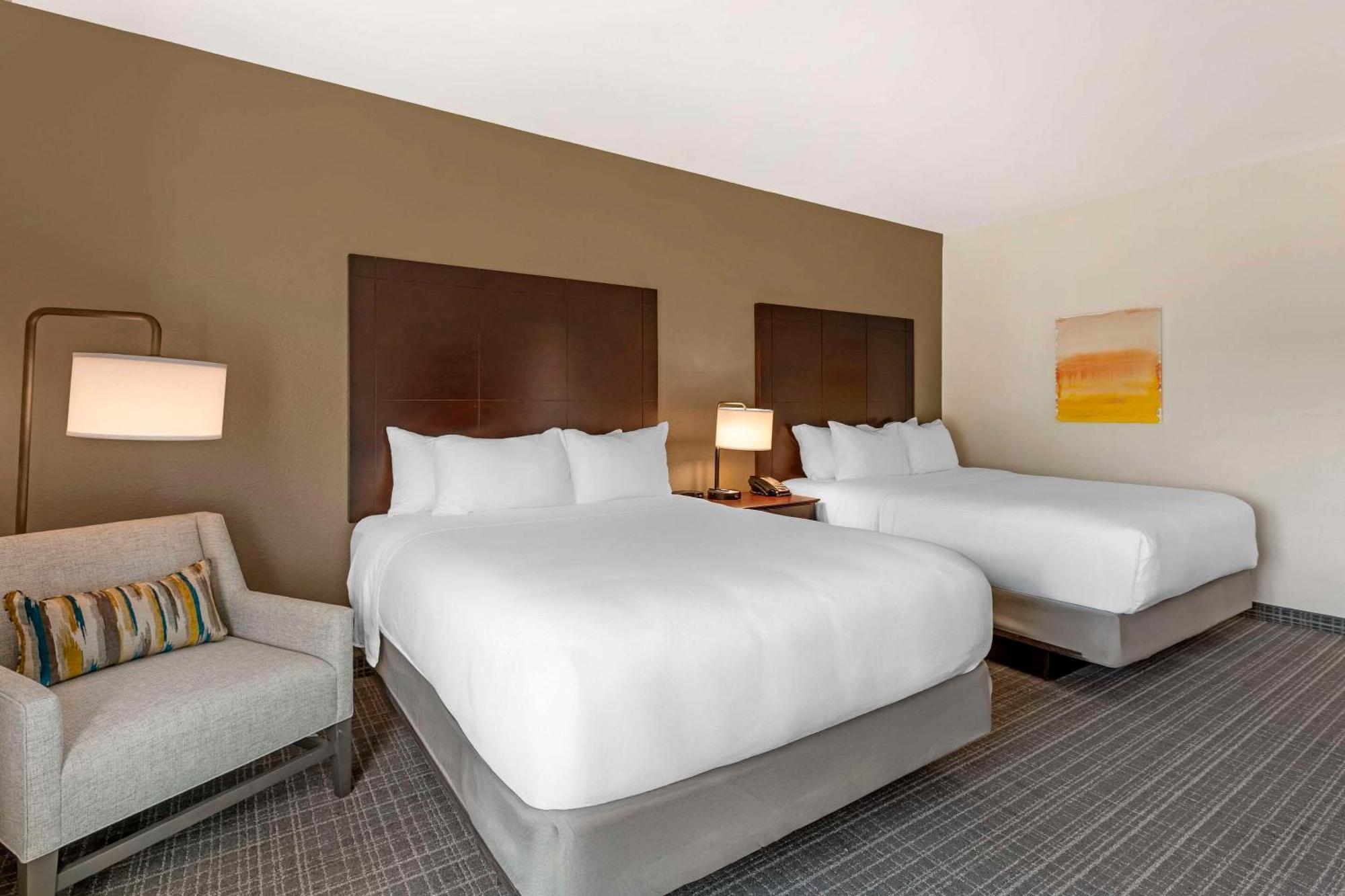 Comfort Inn & Suites Verona At Turning Stone Resort Casino Екстер'єр фото