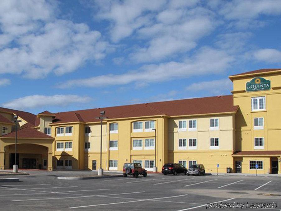 Comfort Inn & Suites Verona At Turning Stone Resort Casino Екстер'єр фото